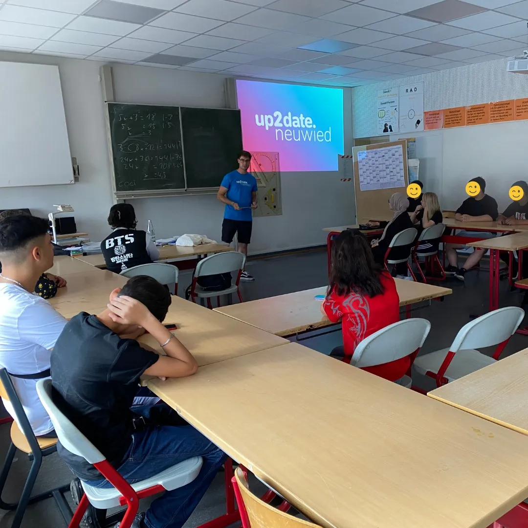 Schüler der Heinrich-Heine-Realschule+ wirken bei up2date neuwied mit