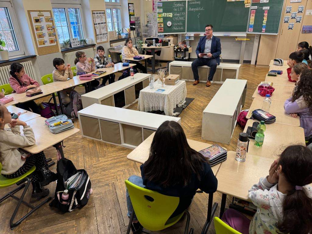 Bürgermeister Jung liest in Neuwieder Marienschule