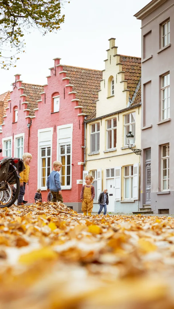 Kinder lernen die Innenstadt kennen