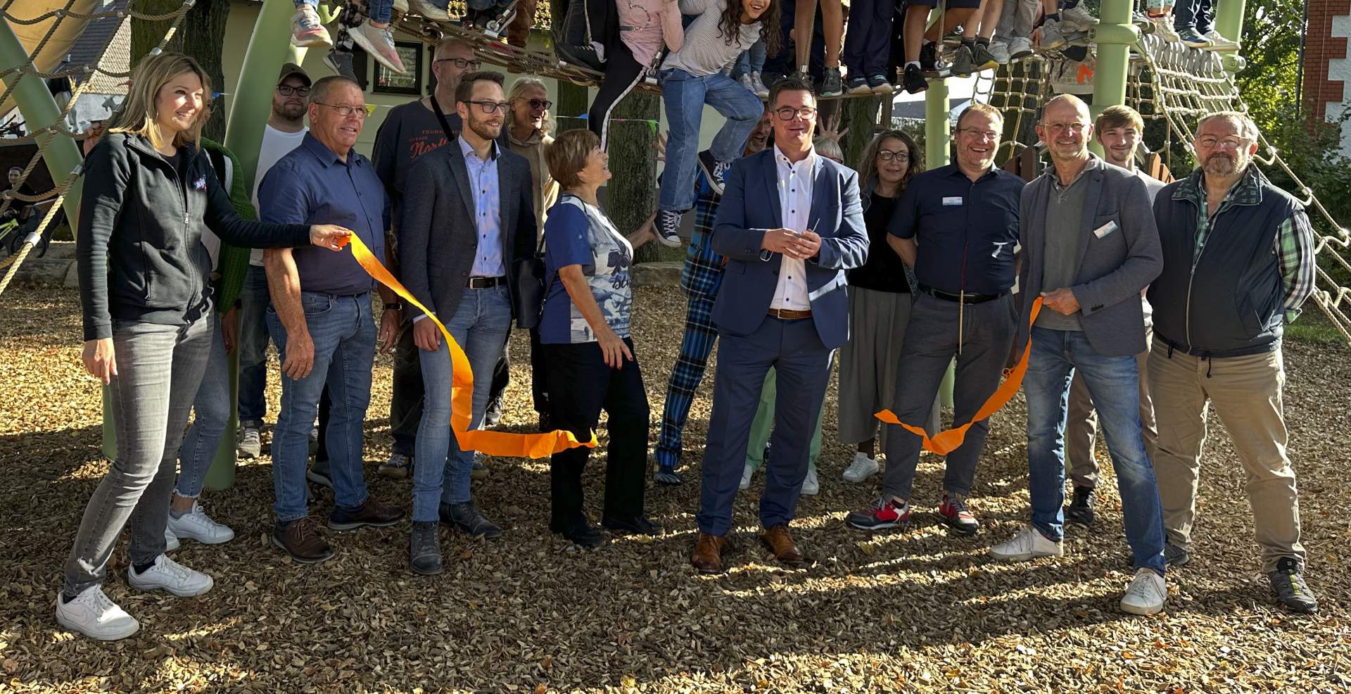  Neuer Spielplatz in Feldkirchen ist eröffnet